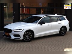 Volvo V60 - 2.0 B3 Momentum Advantage | Eerste Eigenaar | NAP | BTW Auto | Dealer Onderhouden | Apple