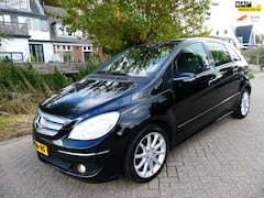 Mercedes-Benz B-klasse - 170 Automaat Airco Cruise Trekhaak 1300kg. Hoge instap