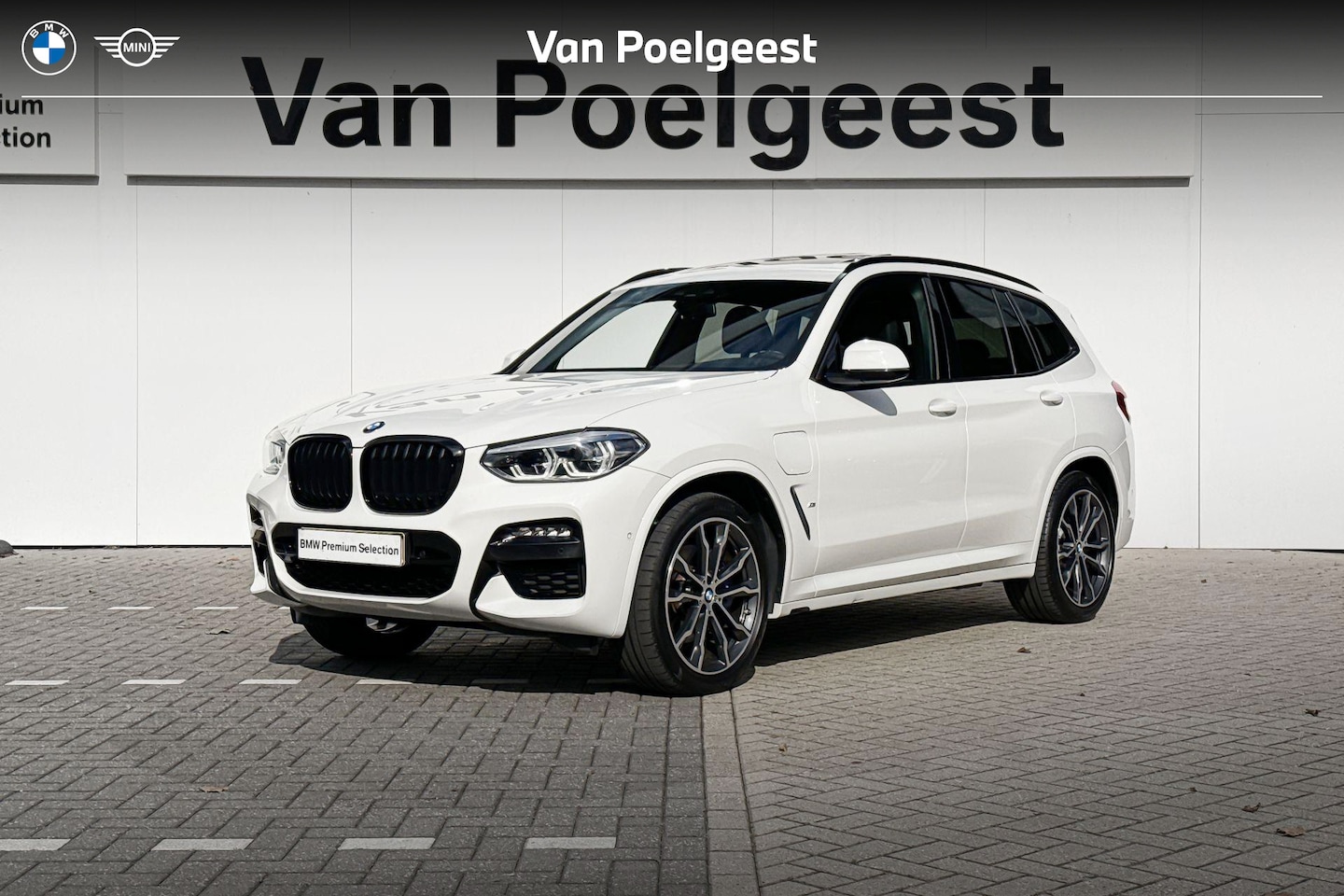 BMW X3 - xDrive30e | Harman Kardon | Panoramadak | Trekhaak - AutoWereld.nl
