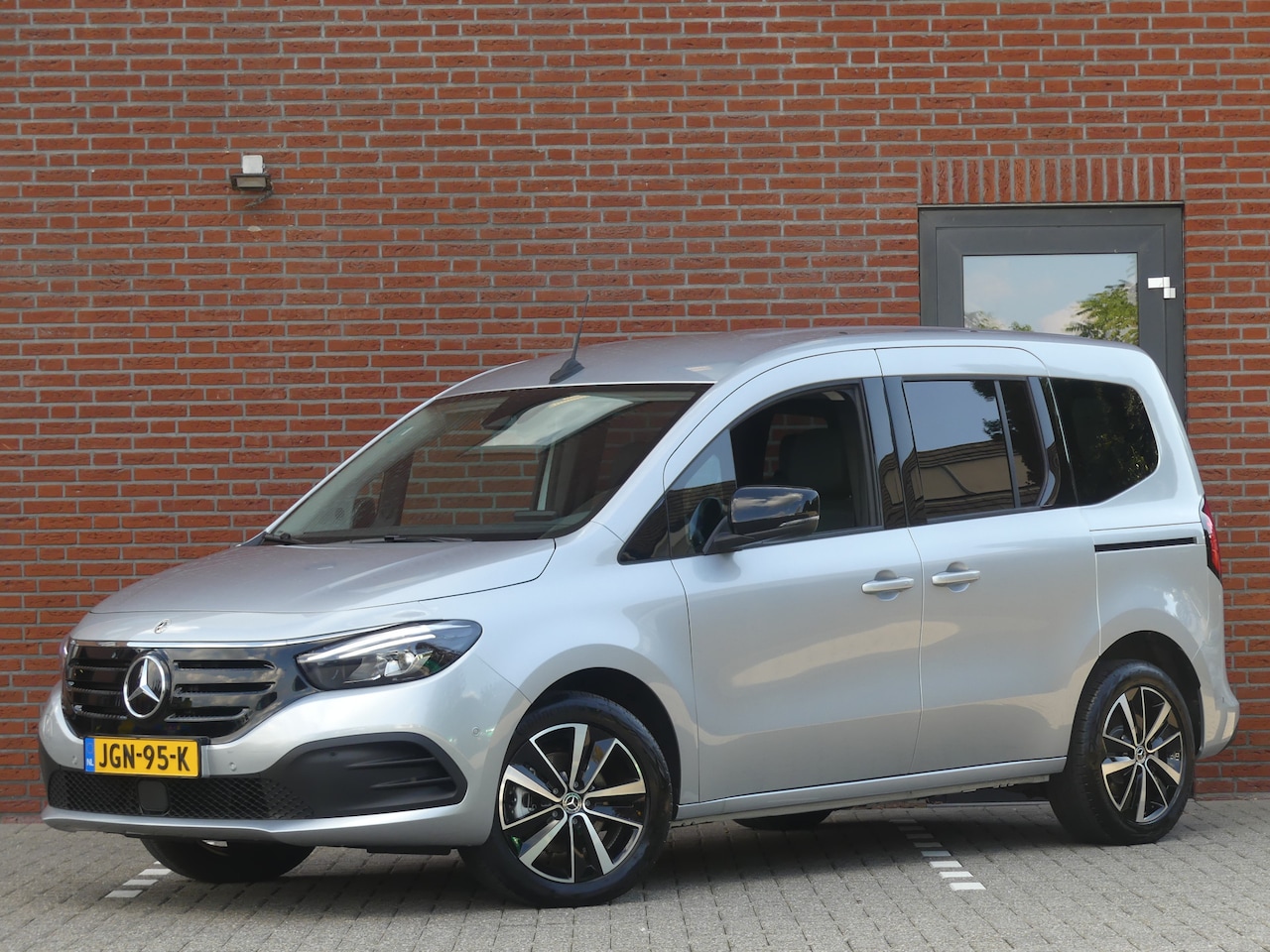 Mercedes-Benz EQT Tourer - 200 L1 Premium Plus 45kWh Leer/LED/Camera/Navigatie - AutoWereld.nl