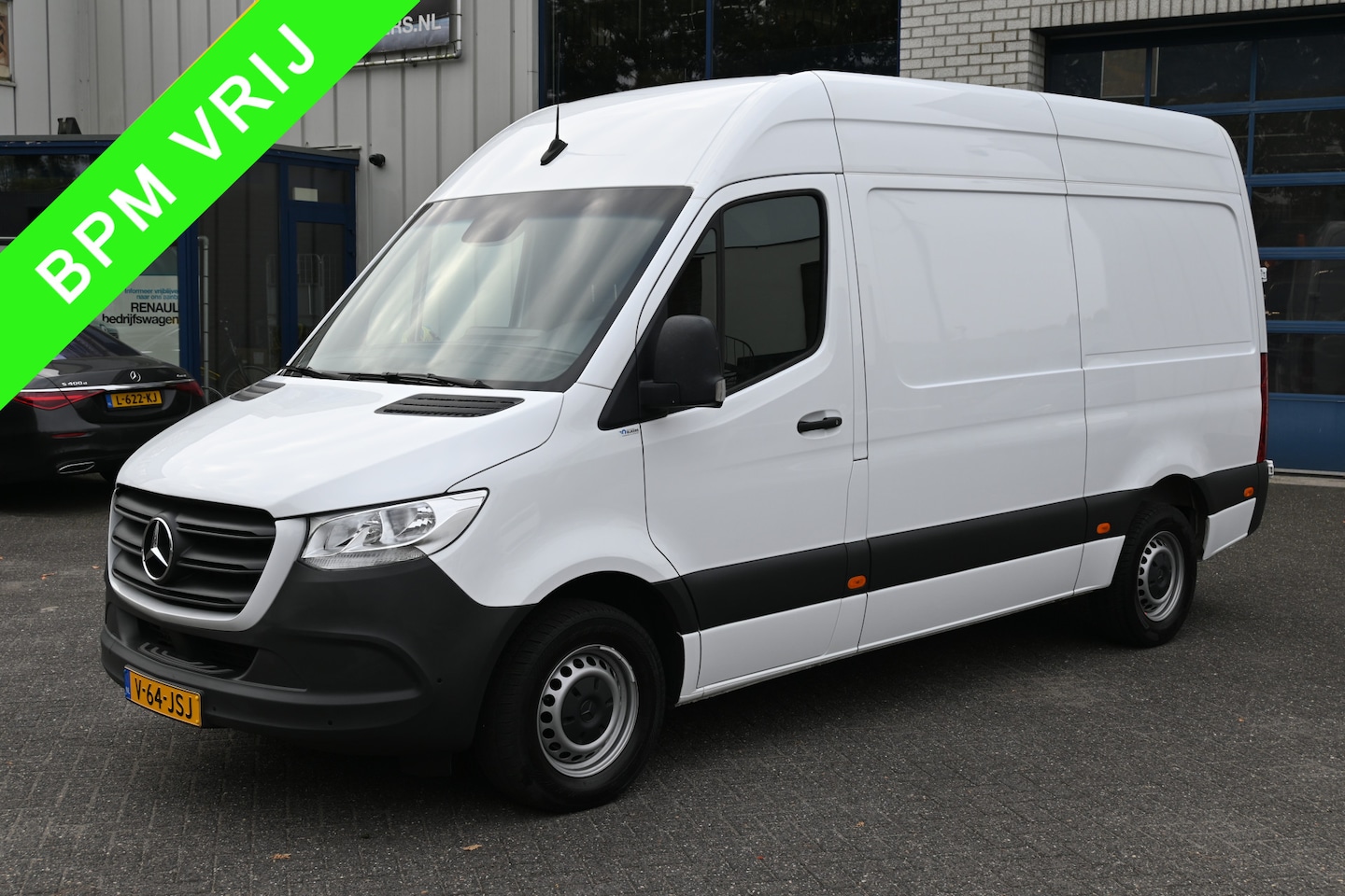 Mercedes-Benz Sprinter - 317 CDI L2H2 RWD 3500kg Trekhaak, MBUX met camera, Comfort stoel - AutoWereld.nl