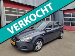 Kia Cee'd - 1.4 X-tra ISG met ruilmotor +/- 120000 km en trekhaak
