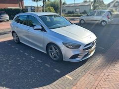 Mercedes-Benz B-klasse - 180 Business Solution AMG | AMG-styling | Achterbank in delen neerklapbaar | Achteruitrijc