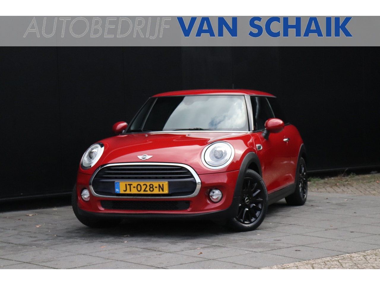 MINI Cooper - Mini 1.5 136 PK Business | PANO-DAK | 1/2 LEDER | PDC | NAVI | CRUISE | AIRCO | - AutoWereld.nl