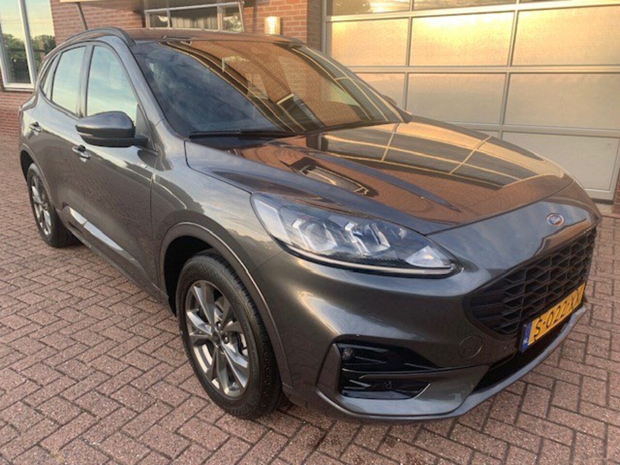 Ford Kuga - 2.5 PHEV ST-Line 2.5 PHEV ST-Line - AutoWereld.nl