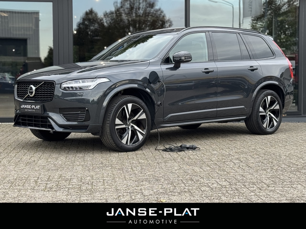 Volvo XC90 - 2.0 T8 Recharge AWD R-Design | Pano | Trekhaak | Pilot Assist | Head-up | - AutoWereld.nl