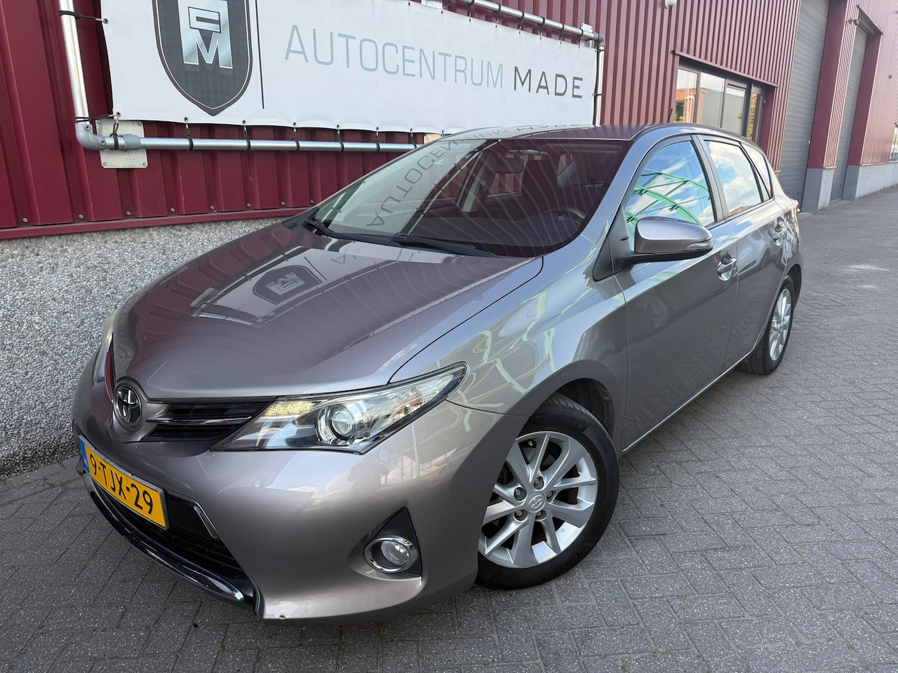 Toyota Auris - 1.3 Now // 105 DKM NAP // Clima // Cruise control - AutoWereld.nl