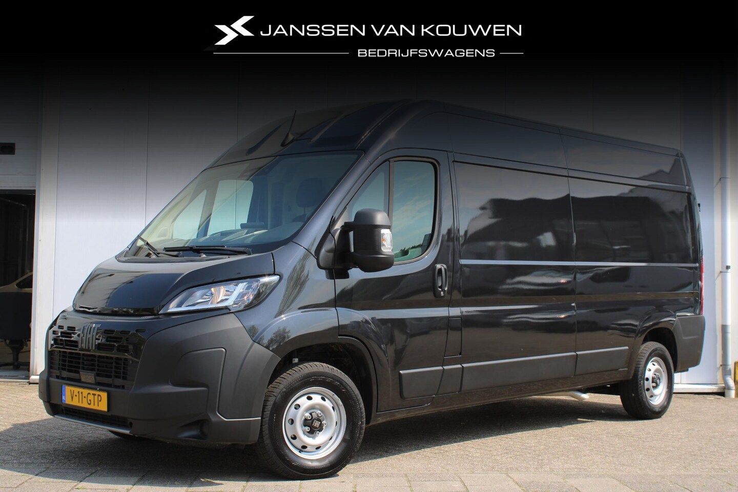 Fiat Ducato - 33 2.2 140 pk MultiJet L3H2 Navigatie / Parkeercamera / Laadruimte betimmering - AutoWereld.nl