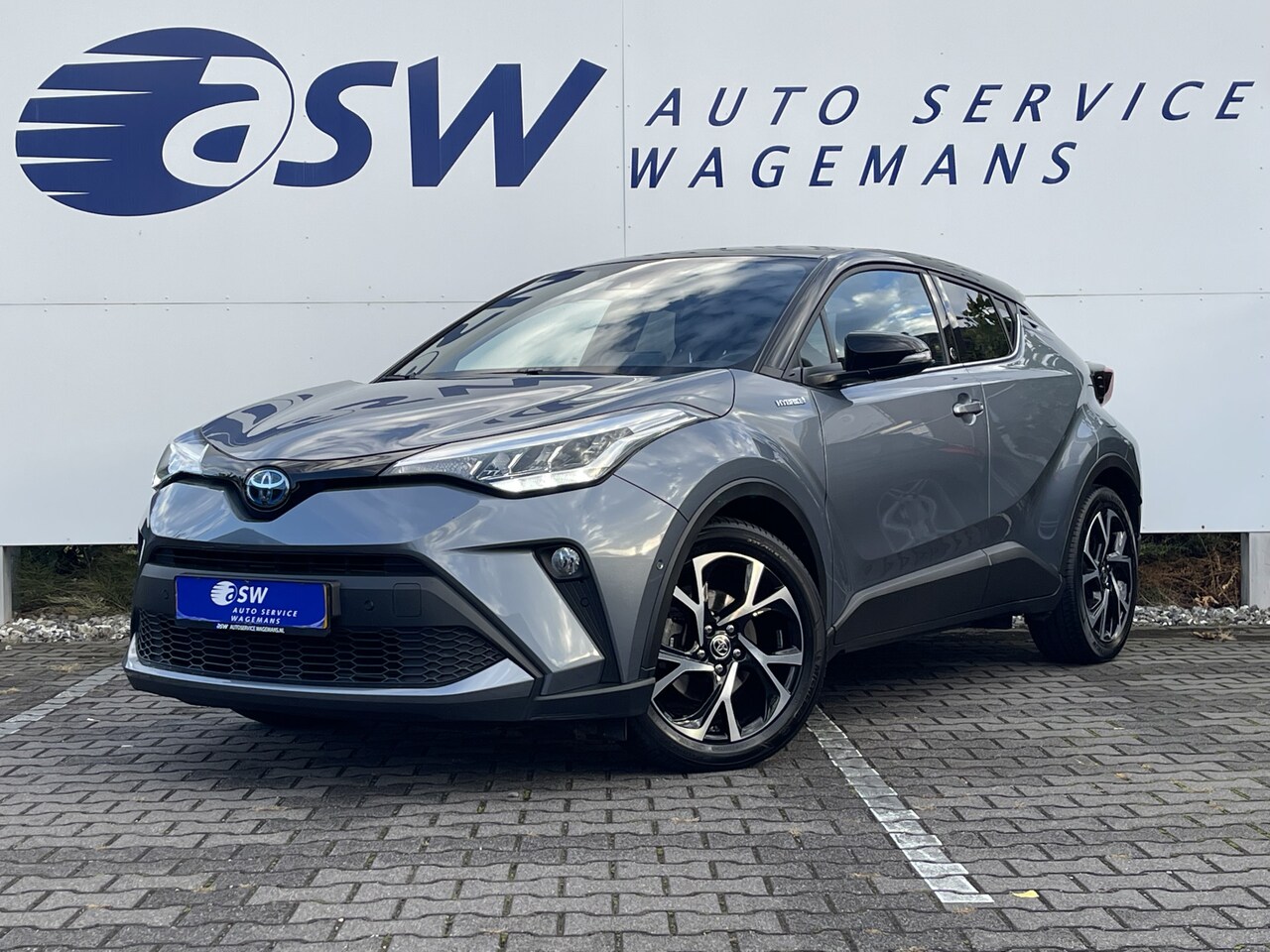 Toyota C-HR - 2.0 Hybrid Team D Bi-Tone | CarPlay | ACC | Camera | LED | DAB+ | Keyless - AutoWereld.nl