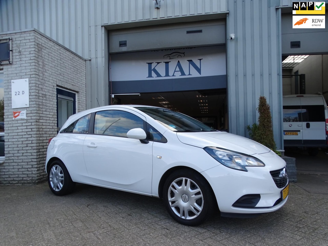 Opel Corsa - 1.4 Business+ AUTOMAAT - AutoWereld.nl