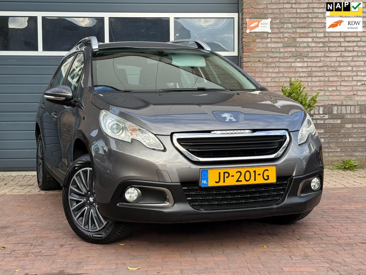 Peugeot 2008 - 1.2 VTi Active Pack Premium|Climate - AutoWereld.nl
