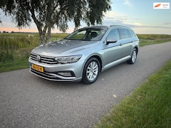Volkswagen Passat Variant - 1.5 TSI Comfort Business LED Navi ACC Trekhaak Stoelverw