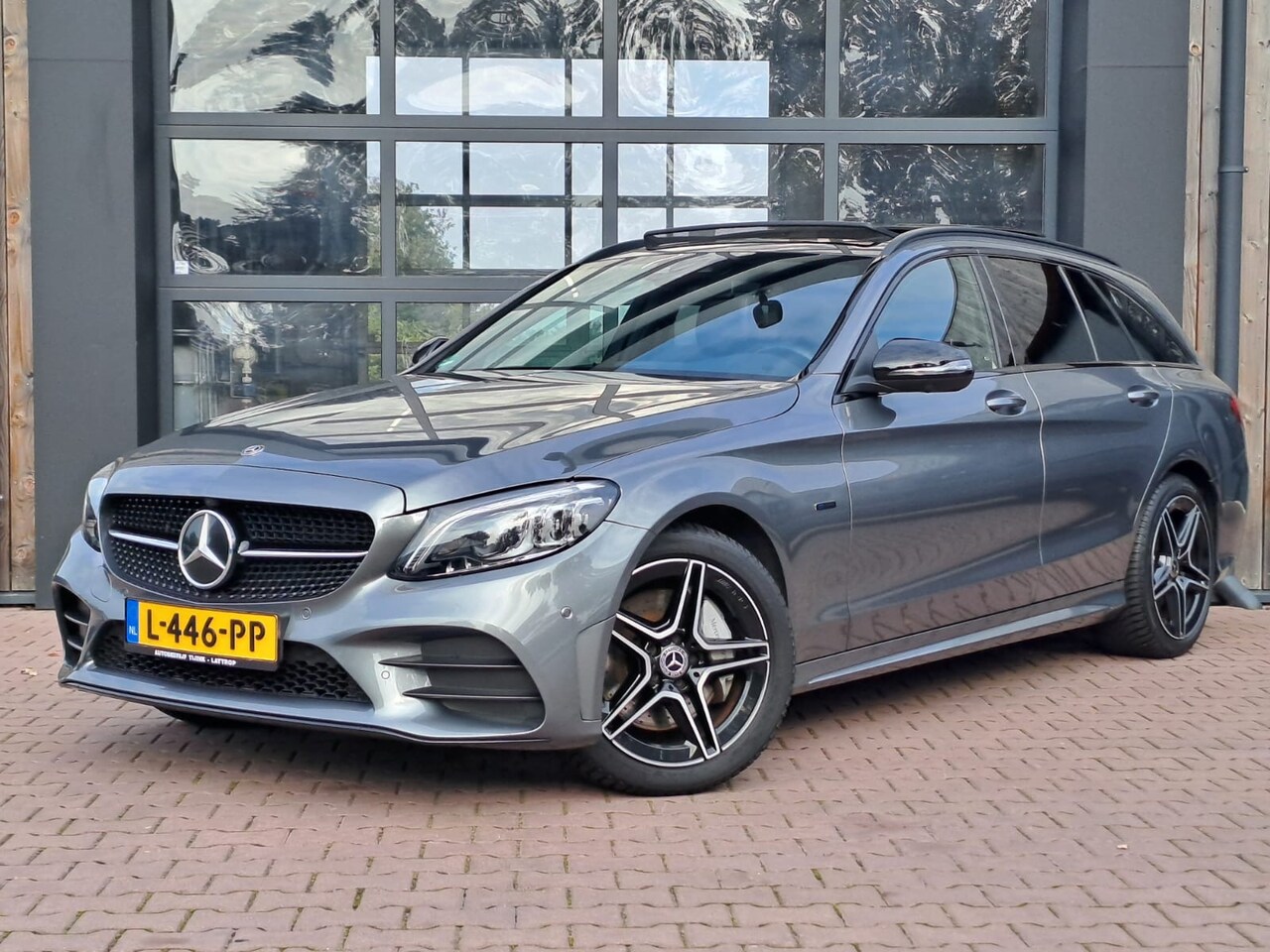 Mercedes-Benz C-klasse Estate - 300 e Business Plus Solution AMG Limited | Pano | Trekhaak | Multibeam | 360° camera | Led - AutoWereld.nl