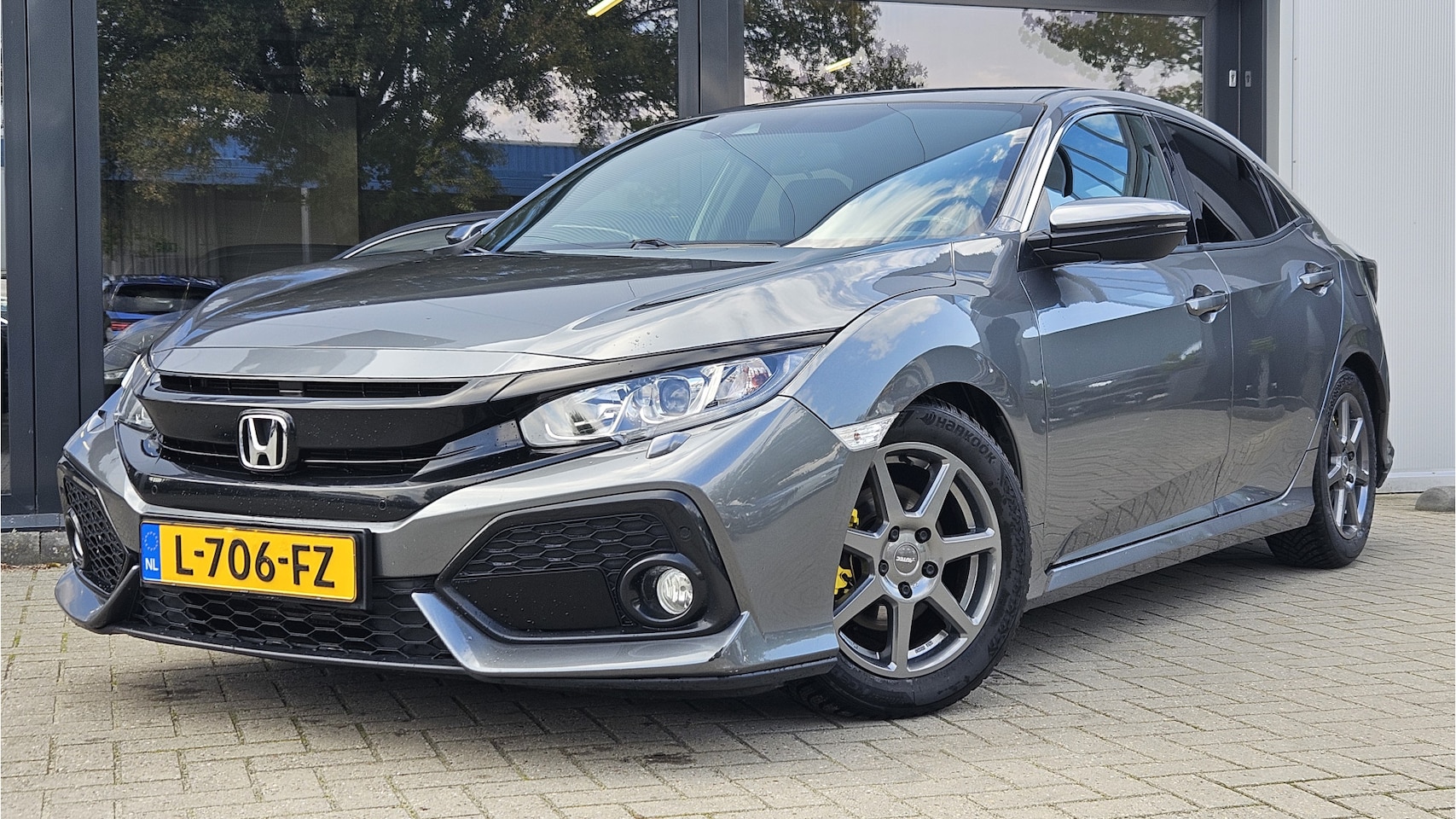 Honda Civic - 1.0 i-VTEC Elegance + CAMERA + LM VELGEN + KLIMA + NAVI - AutoWereld.nl