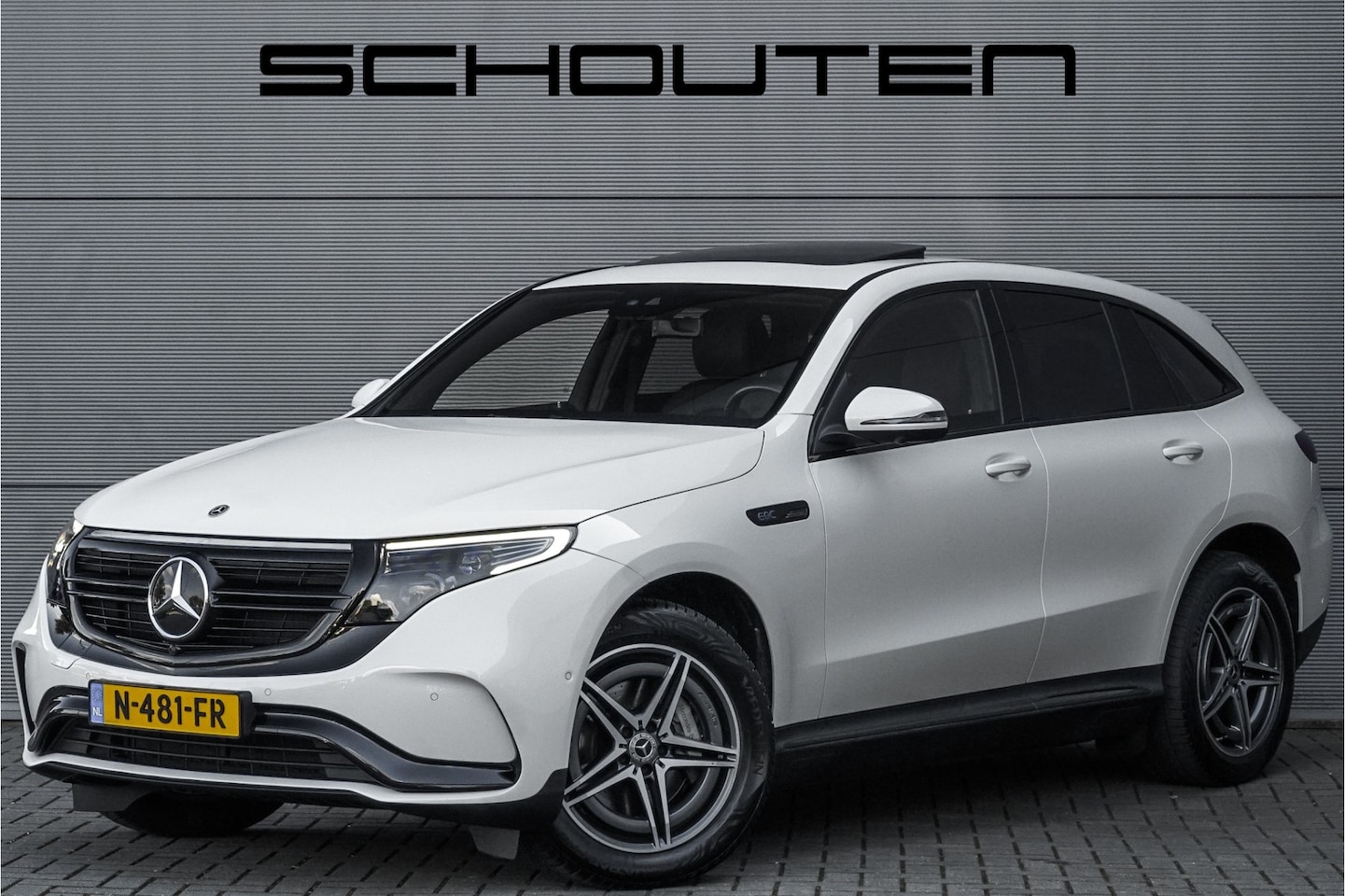 Mercedes-Benz EQC - 400 4MATIC 80 kWh AMG-Line Pano Trekhaak Stoelverw - AutoWereld.nl