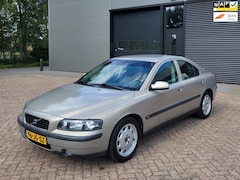 Volvo S60 - 2.4, Automaat, Airco, Media, Cruis, Trekhaak