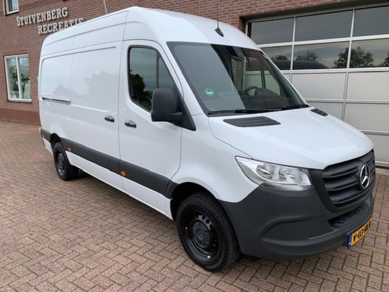 Mercedes-Benz Sprinter - 317 CDI L2 H2 camera / trekhaak / Apple carplay BPM vrij - AutoWereld.nl