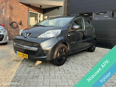 Peugeot 107 - 1.0-12V Sublime 5 DEURS / AIRCO / NAP / NIEUWE APK