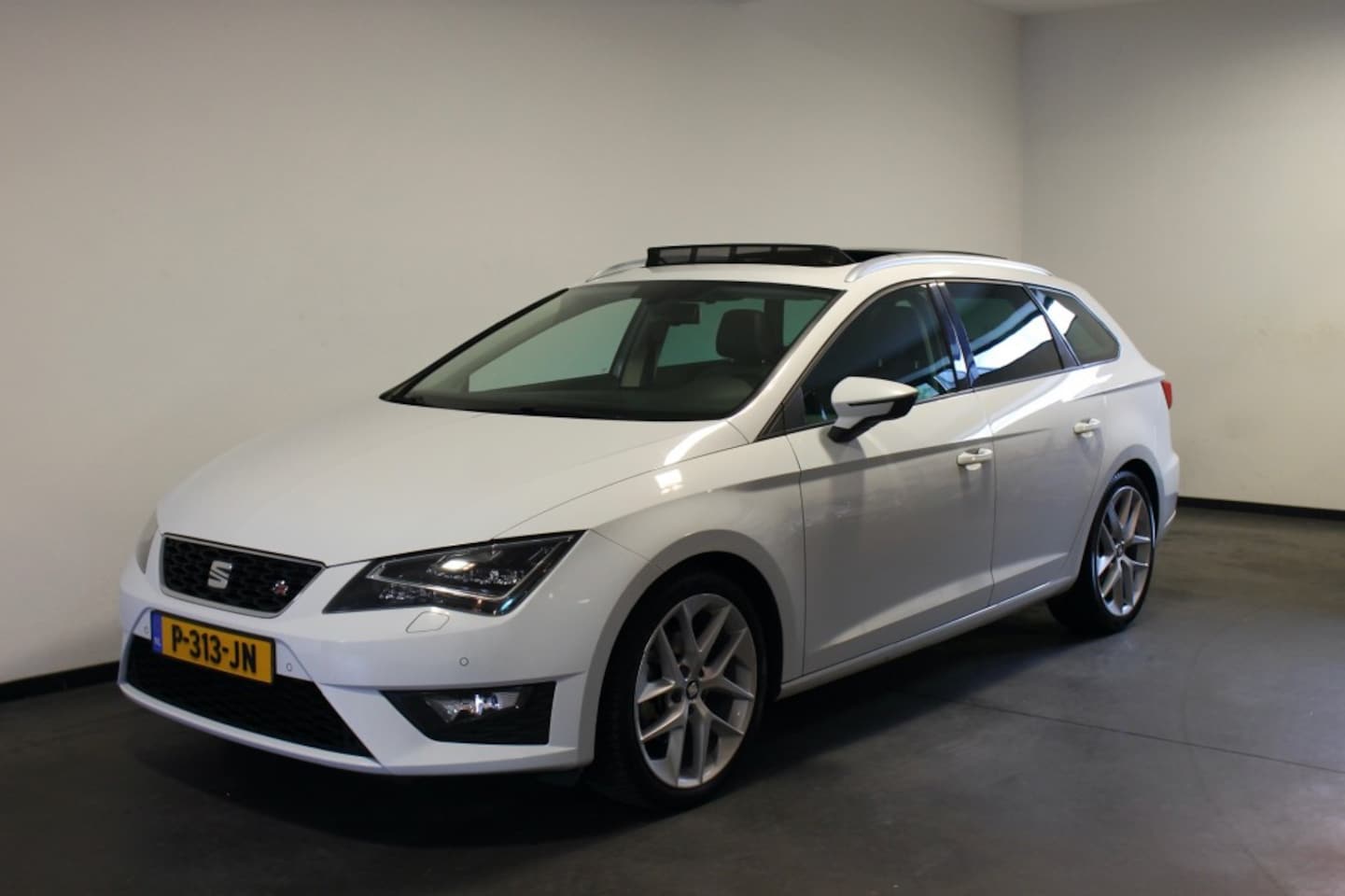 SEAT Leon - 1.4 TSI X-PER. CONN. Pano, Stoelverw, Navi, PDC, CC - AutoWereld.nl