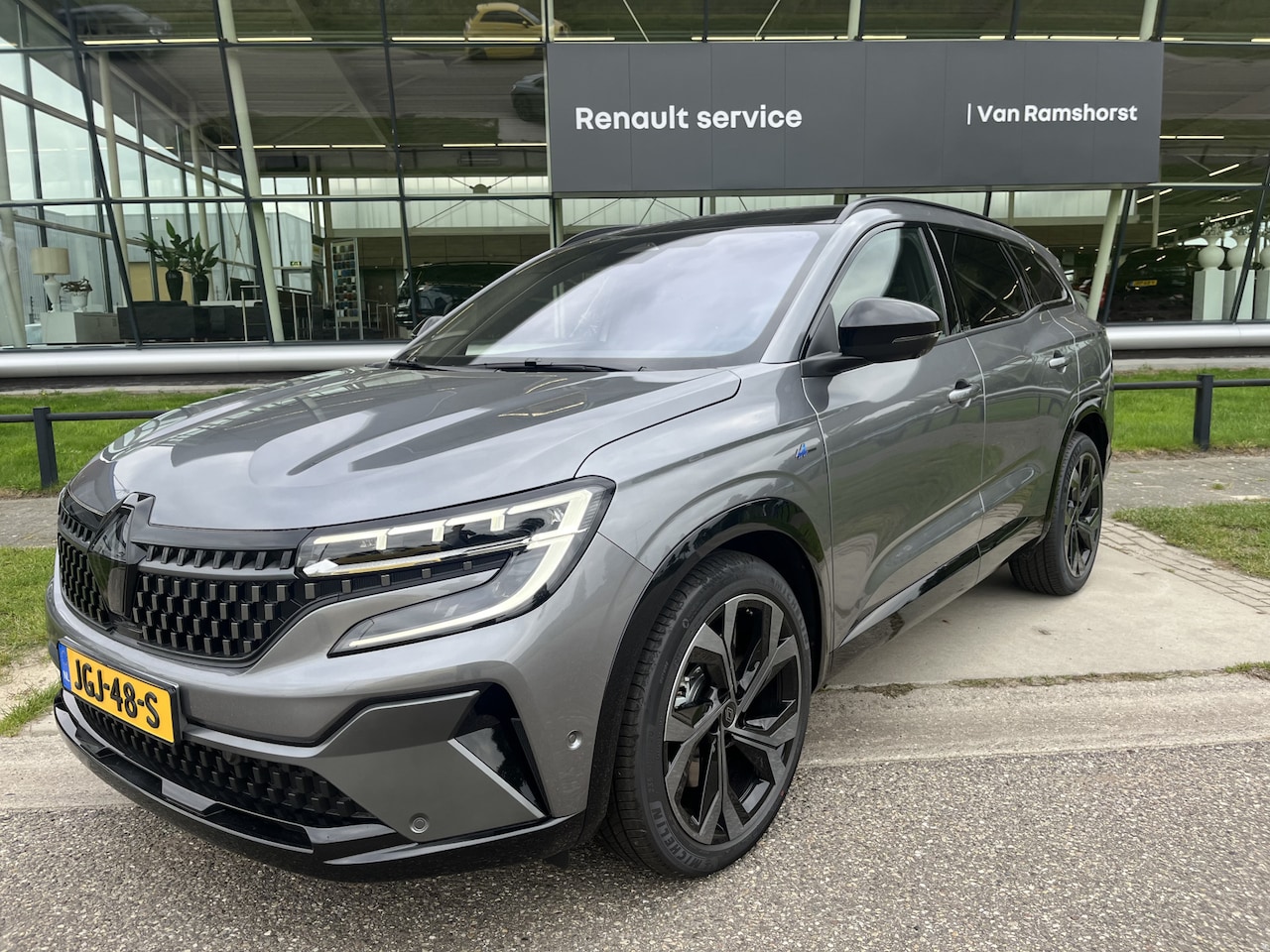 Renault Espace - E-Tech full hybrid 200 esprit Alpine 7-Persoons / 360' Camera / Panorama / 4-Control / App - AutoWereld.nl