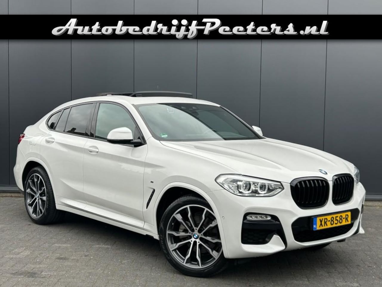 BMW X4 - xDrive20i M Sport Shadow P-dak Sfeerlicht 23dkm NL-auto - AutoWereld.nl