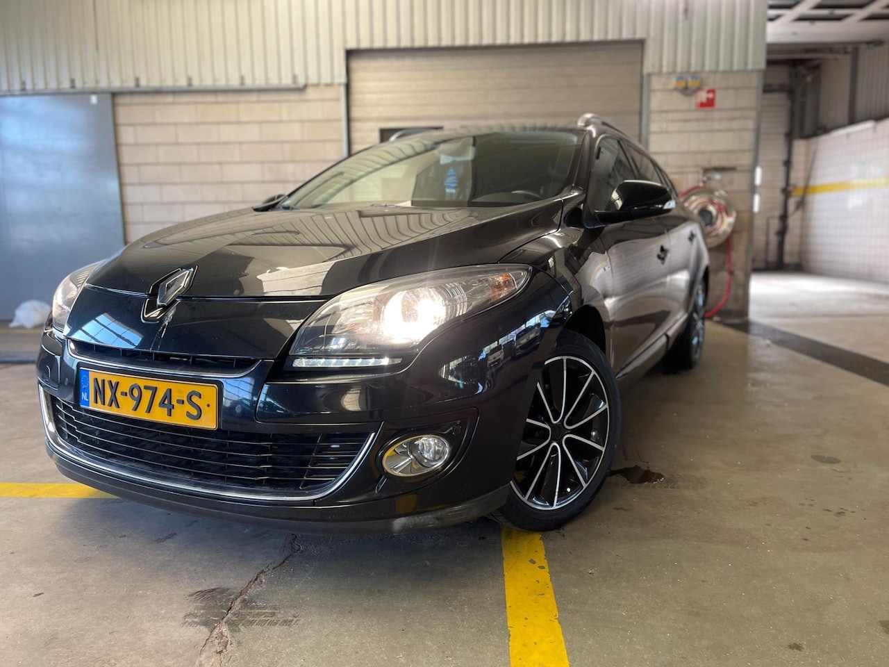 Renault Mégane Estate - 1.4 TCe Bose | Navi | PDC | LMV | - AutoWereld.nl