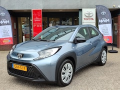 Toyota Aygo X - PLAY AIRCO AD-CRUISE CAMERA APPLE/ANDROID EL-RAMEN/SPIEGELS NL-AUTO