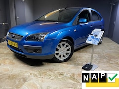 Ford Focus - 1.6-16V Futura Airco Navi Lm Velgen Cruis