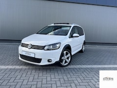 Volkswagen Touran Cross - 1.2 TSI Highline l Pano l 7 Persoons