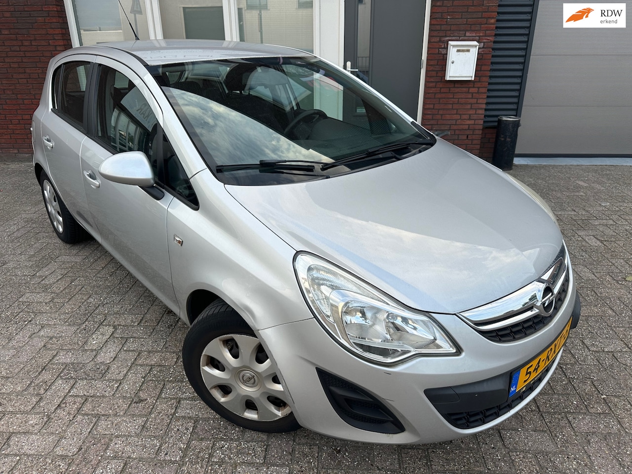 Opel Corsa - 1.2-16V Edition / 5DRS / Airco / AUT / NAP - AutoWereld.nl
