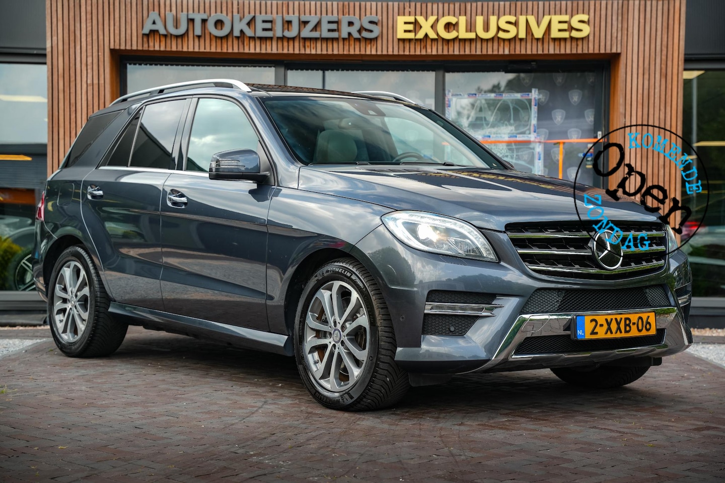 Mercedes-Benz M-klasse - 500 AMG Panoramadak Adapt. Cruise Camera Leer Luchtvering Trekhaak - AutoWereld.nl