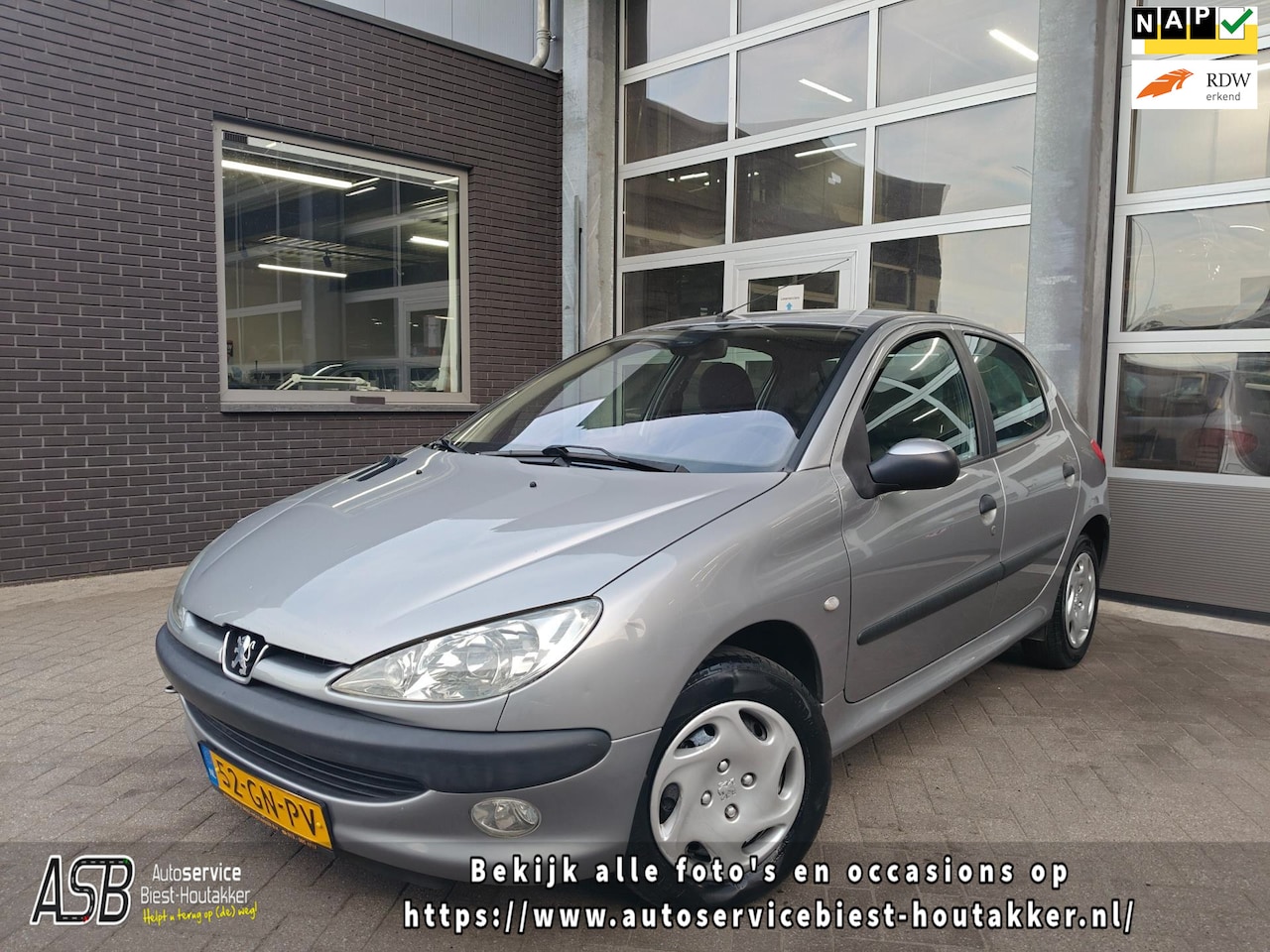 Peugeot 206 - 1.6-16V Gentry | 5-deurs | Airco werkt niet | Centrale Deurvergrendeling | Stuurbekrachtig - AutoWereld.nl