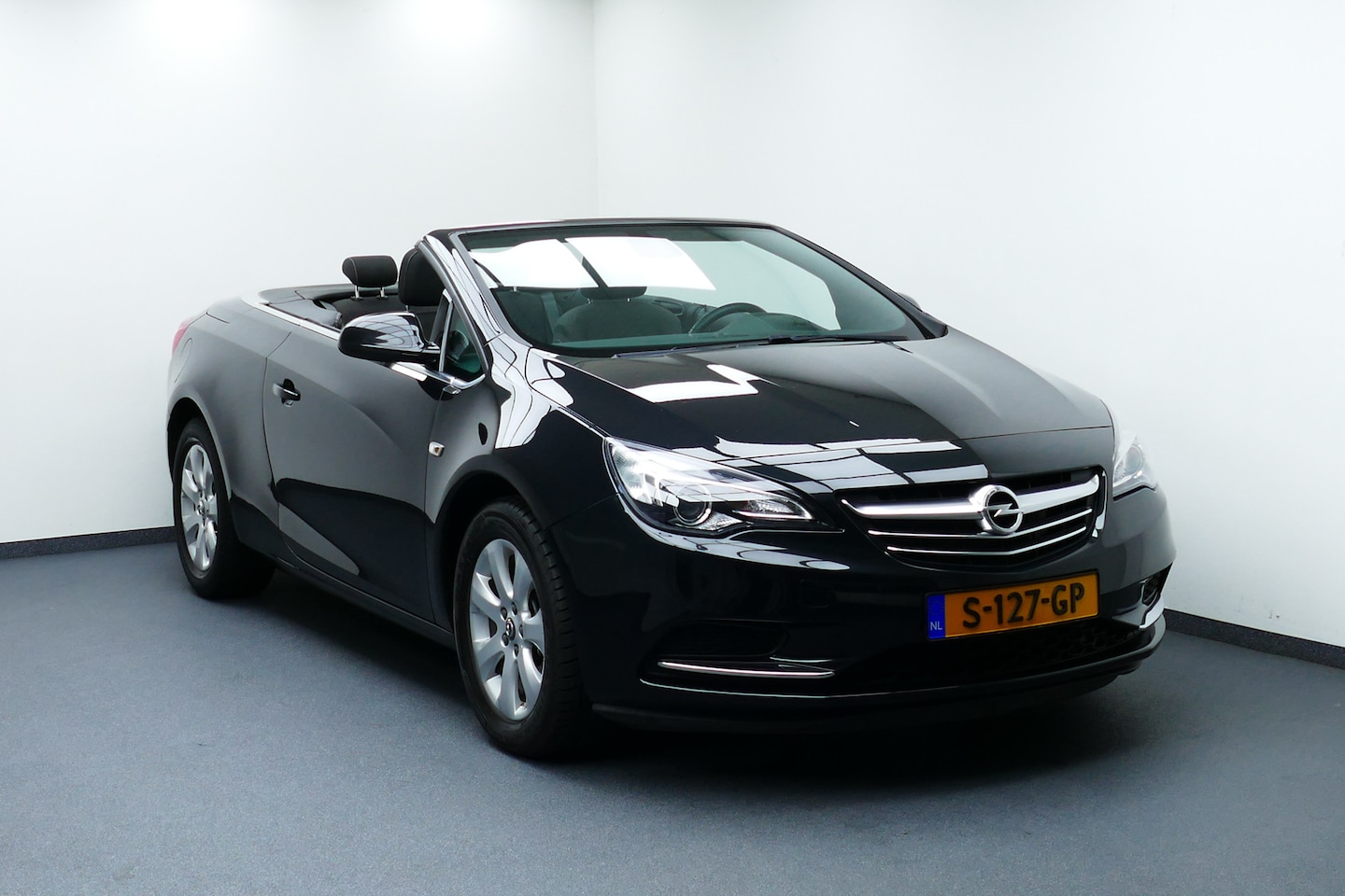 Opel Cascada - Bj 2016. Airco, Cruise, 17"LM Velgen, Park Sensors - AutoWereld.nl