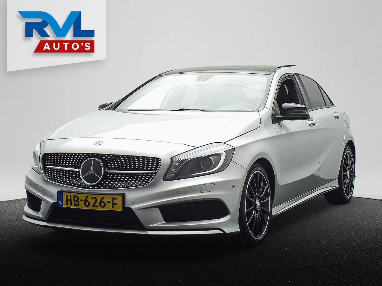 Mercedes-Benz A-klasse - 180 Ambition * Origineel NL * AMG Pano/dak Leder/Alcantara - AutoWereld.nl