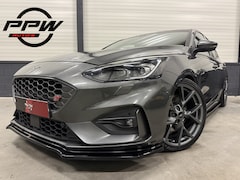 Ford Focus - 2.3 ST-3 280PK Performance RECARO/B&O/MILLTEK/MAXTON/CARPLAY/HEAD-UP/CAMERA/KEYLESS/LED-AD