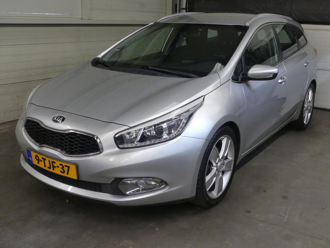 Kia Cee'd Sportswagon - 1.6 GDI Busin Pack - Bleutooth - Camera - Trekhaak - AutoWereld.nl