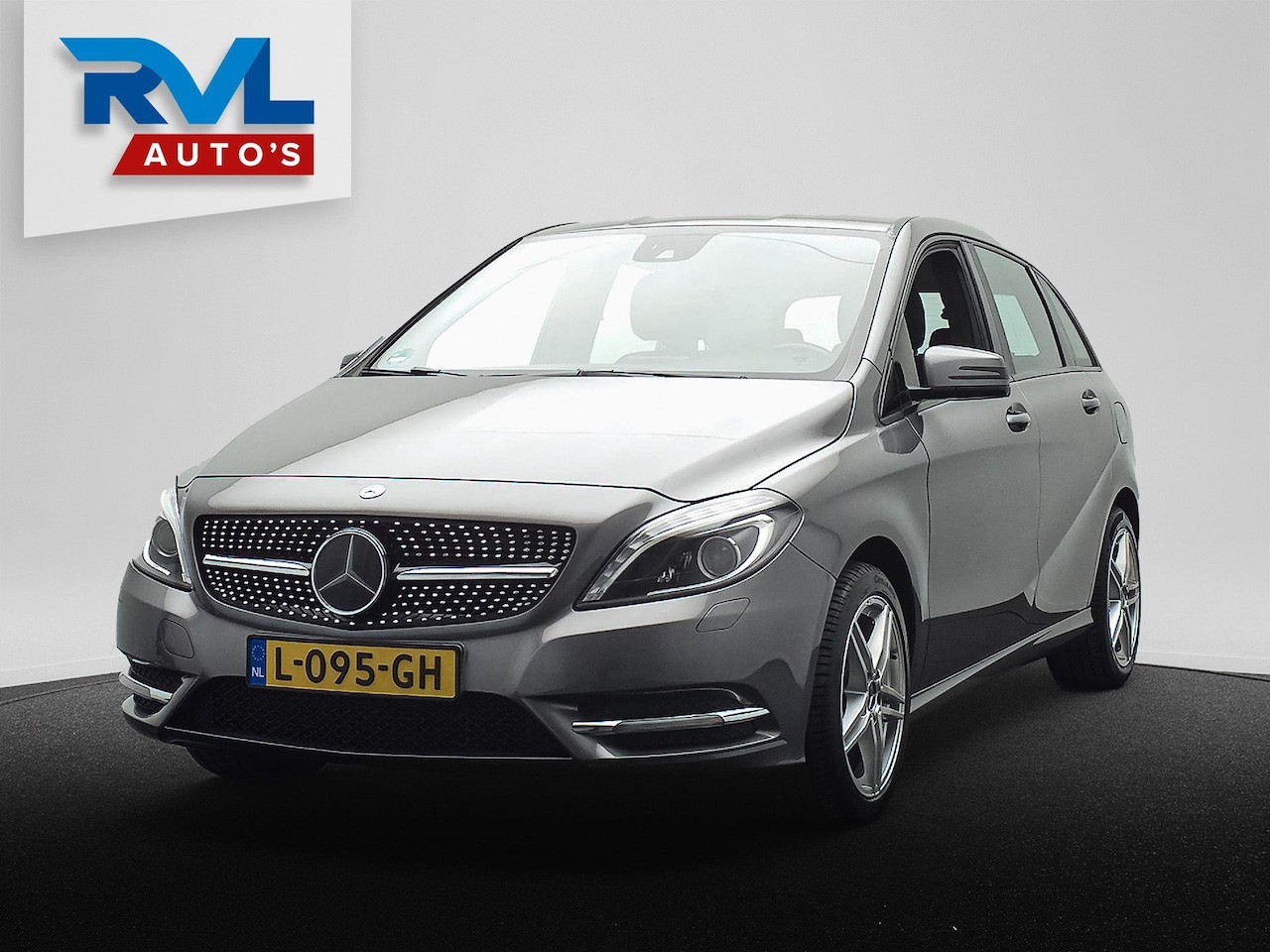 Mercedes-Benz B-klasse - 250 Ambition 211PK Trekhaak Navigatie Stoelverwarming - AutoWereld.nl