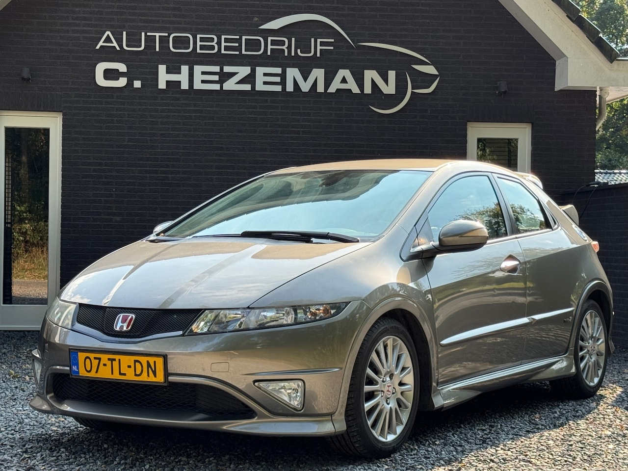 Honda Civic - 1.8 Sport TYPE R pakket Navigatie Automaat Cruise Control Climate Control - AutoWereld.nl