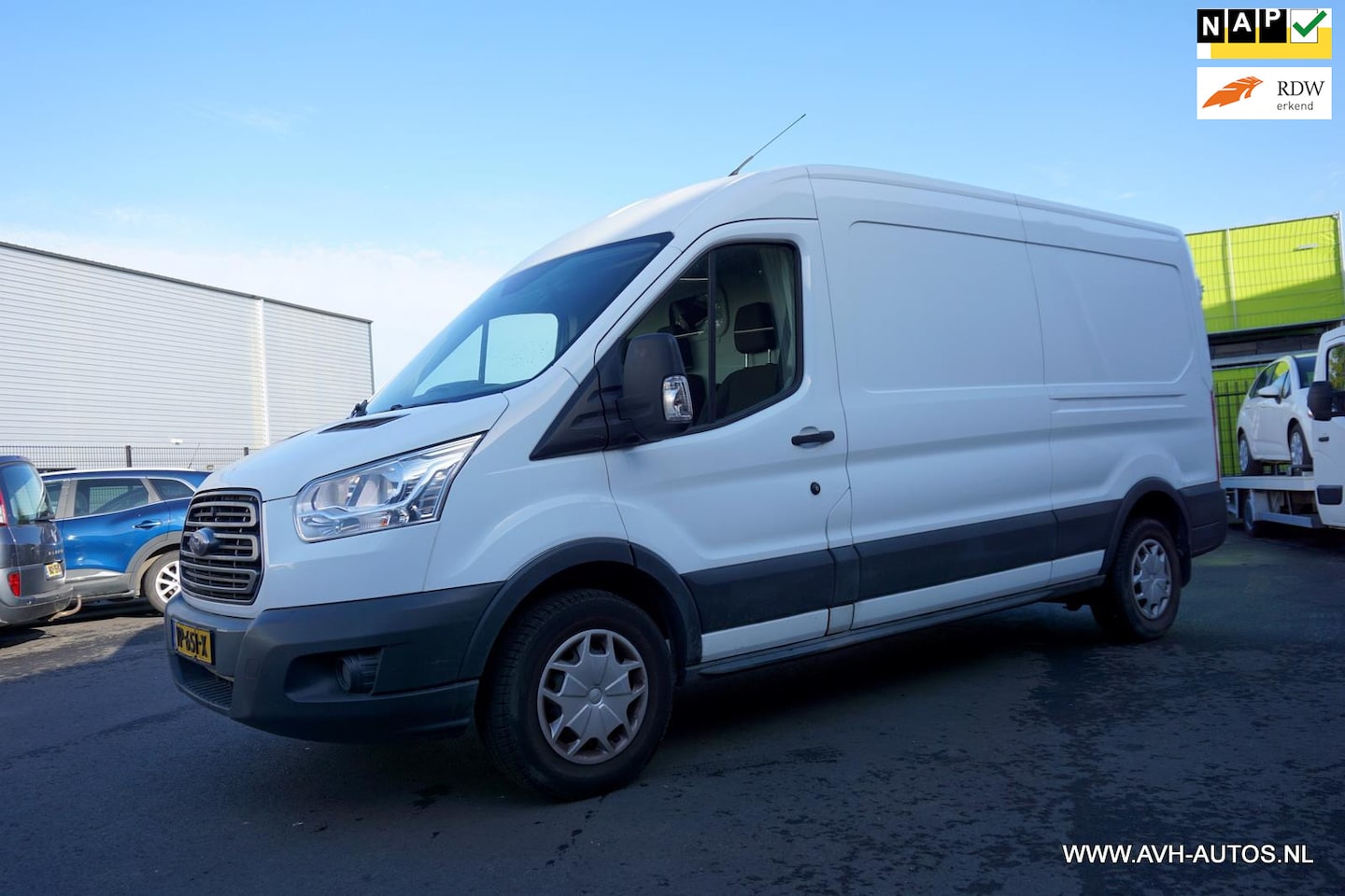 Ford Transit - 350 2.2 TDCI L3H3 Ambiente 350 2.2 TDCI L3H3 Ambiente - AutoWereld.nl