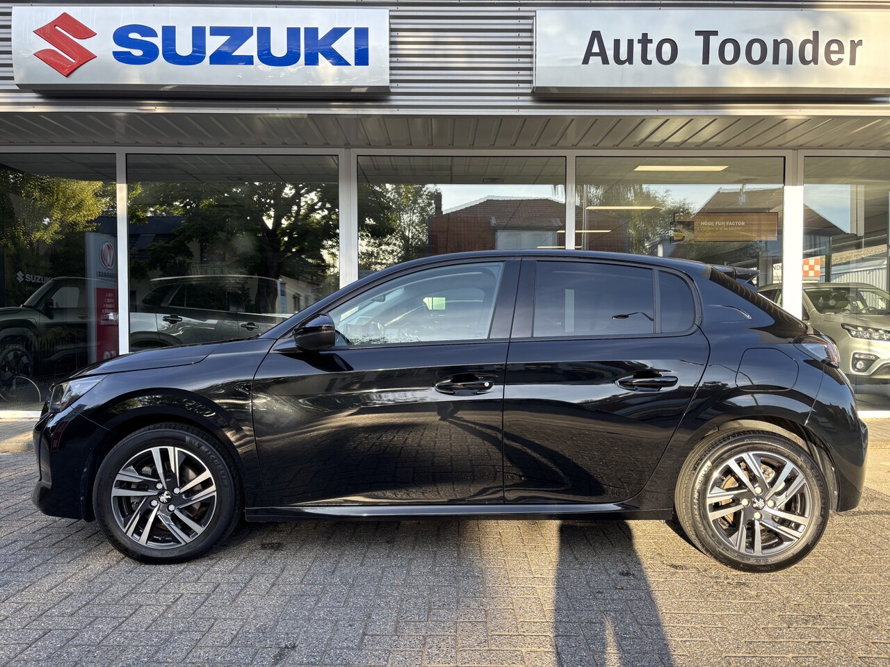 Peugeot 208 - Allure 1.2-100pk PureTech - AutoWereld.nl