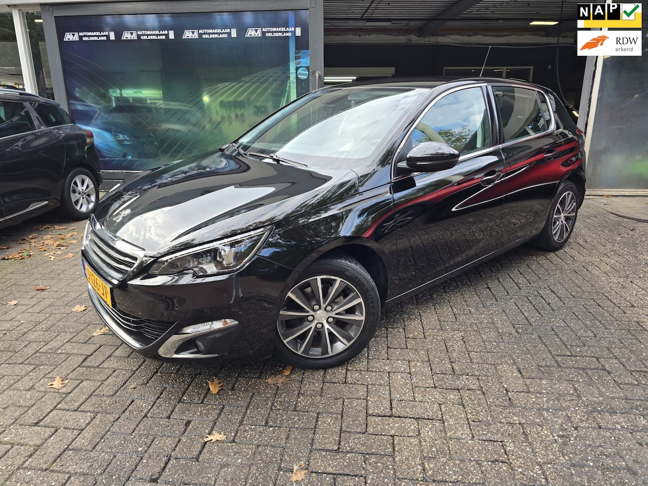 Peugeot 308 - 1.6 THP Première | 12MND GARANTIE | NW APK | NAVI | LEDER | PDC | - AutoWereld.nl