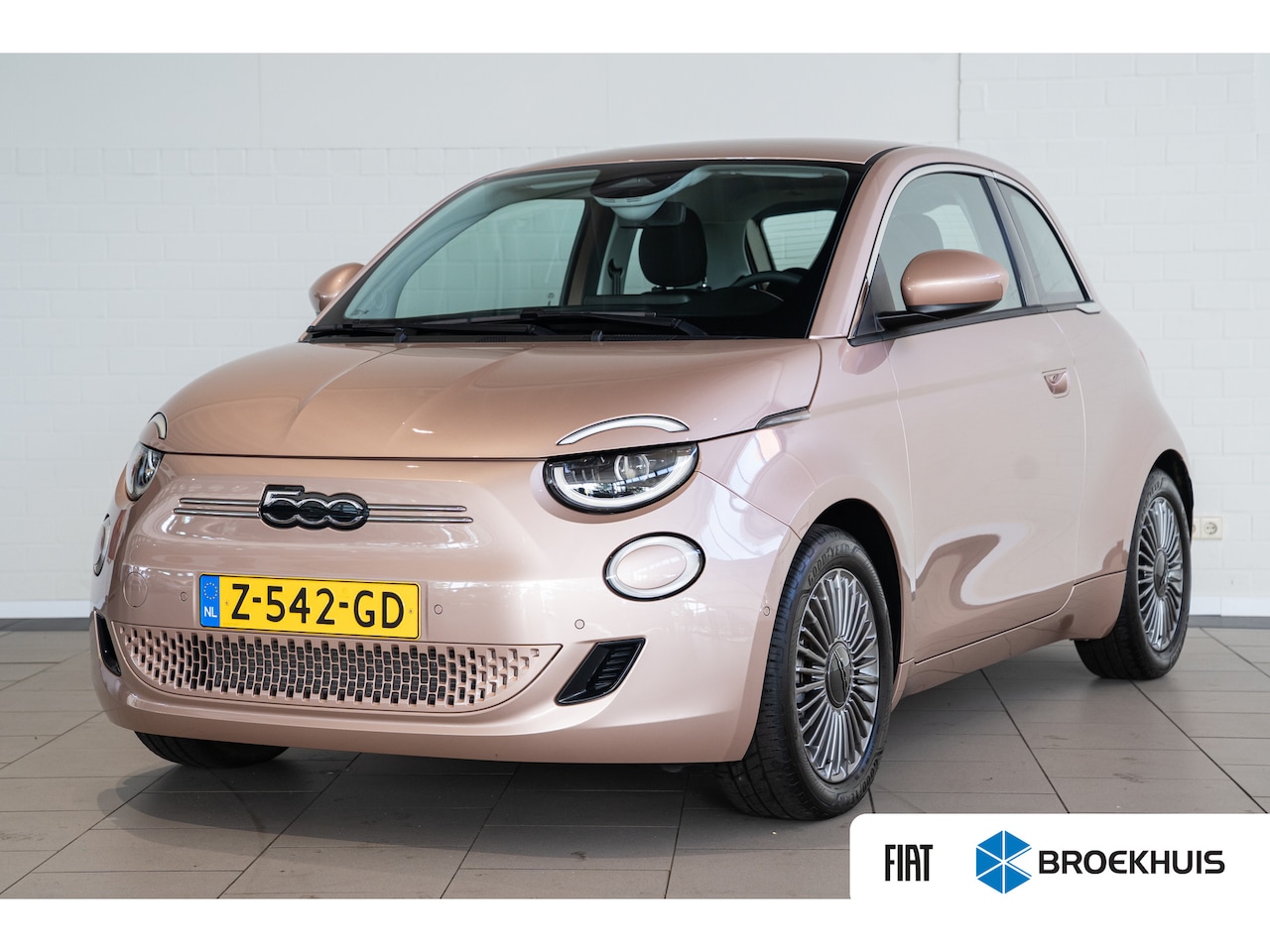 Fiat 500 - Urban 42 kWh | Camera | Stoelverwarming | Climate Controle | Parkeersensoren | Apple Carpl - AutoWereld.nl
