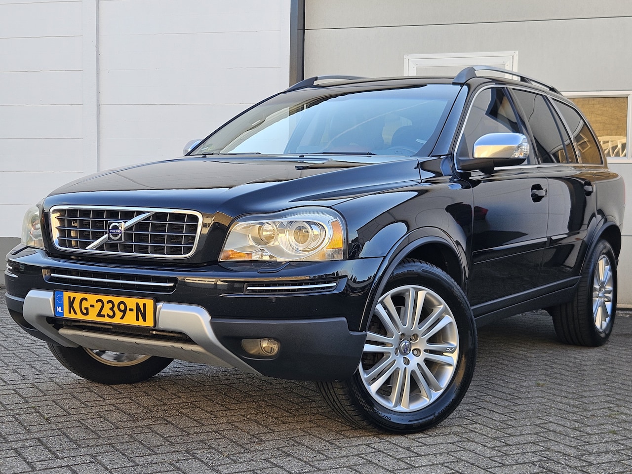 Volvo XC90 - 2.4 D5 Inscription /Automaat/Youngtimer/Nieuwstaat! - AutoWereld.nl