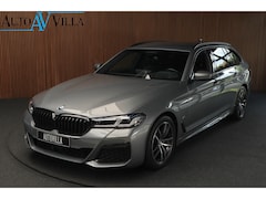 BMW 5-serie Touring - 520i M-Sport HUD Matrix DAP ACC Leer PDC Elektr. uitklapbaar trekhaak Elektr. bedienbaar a
