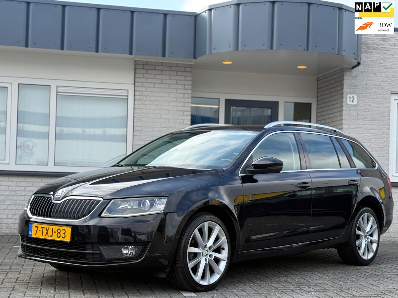 Skoda Octavia Combi - 1.2 TSI 105PK Greentech Elegance Automaat|Navigatie! - AutoWereld.nl