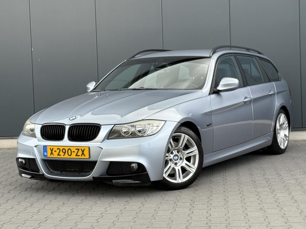 BMW 3-serie Touring - 320I M-Pakket - Xenon - Complete Historie - Cruise - Clima - AutoWereld.nl