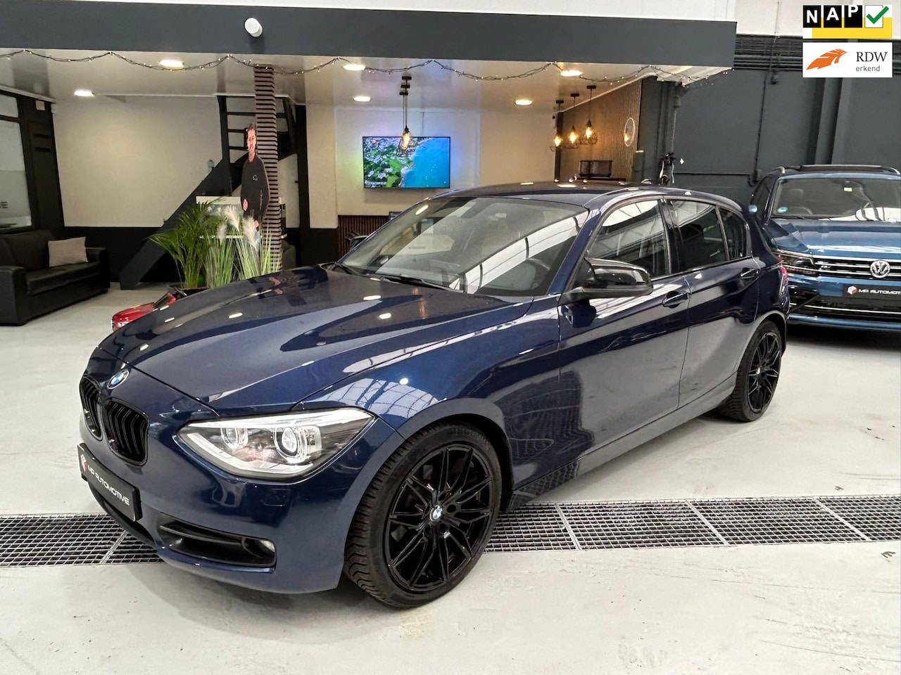 BMW 1-serie - 116i M-Sport|Trekhaak|Carplay|PDC|NAP| - AutoWereld.nl