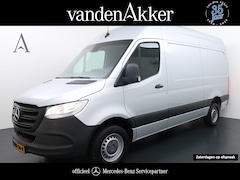 Mercedes-Benz Sprinter - 317 CDI L2H2 Automaat // Trekhaak // MBUX Navigatie // Camera // Armsteun // 3-Persoons //