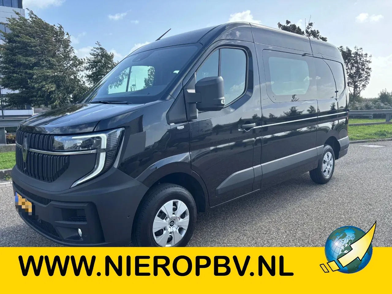 Renault Master - T35 2.0DCI 170PK L2H2 Dubbelcabine Airco Navi Cruisecontrol Trekhaak NIEUW prijs is ex bpm - AutoWereld.nl
