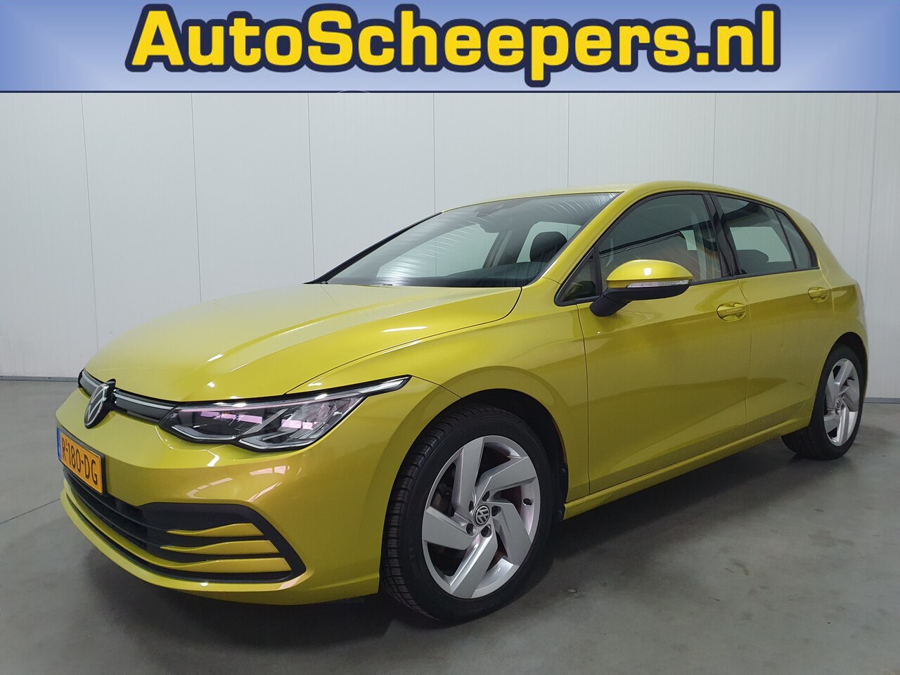 Volkswagen Golf - 1.0 eTSI Life Business CARPLAY/CAMERA/DIG.COCKPIT/LMV - AutoWereld.nl